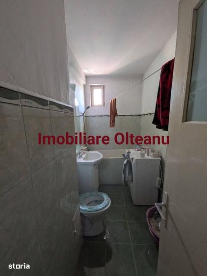 Apartament cu 2 camere decomandat în Calea București