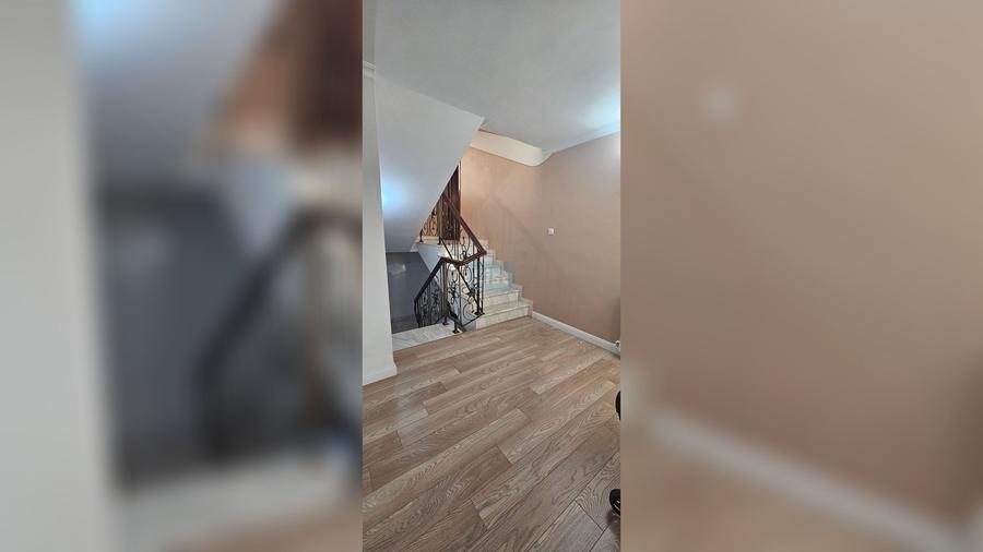 Casă cu 5 camere cu Teren 2400 Mp în Centura