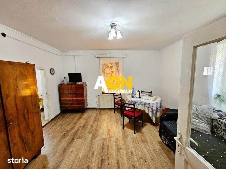 Casa renovata, 2 corpuri de cladire + anexe, 1331 mp teren, Paclisa - 3