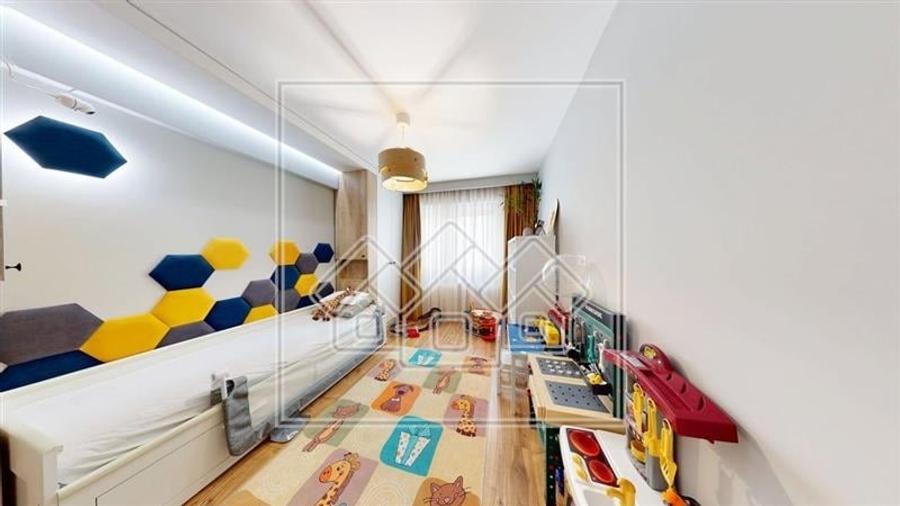 Apartament cu 3 camere nedecomandat în Turnișor