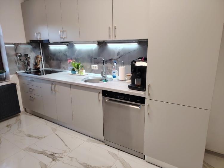 Apartament cu 2 camere decomandat, mobilat în Vladimirescu