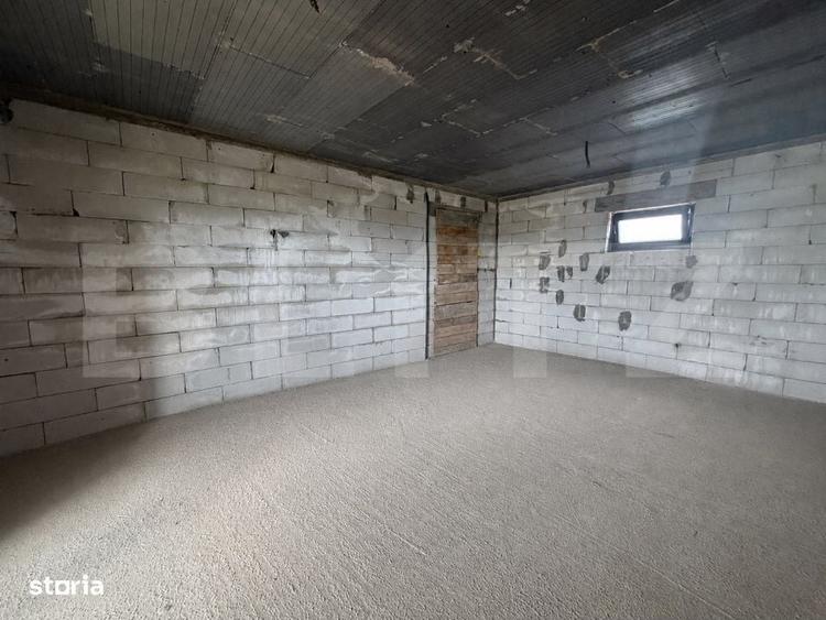Casa de vanzare, 315 mp, 6 ari teren, 38 m front stradal, zona Plopeni - 10