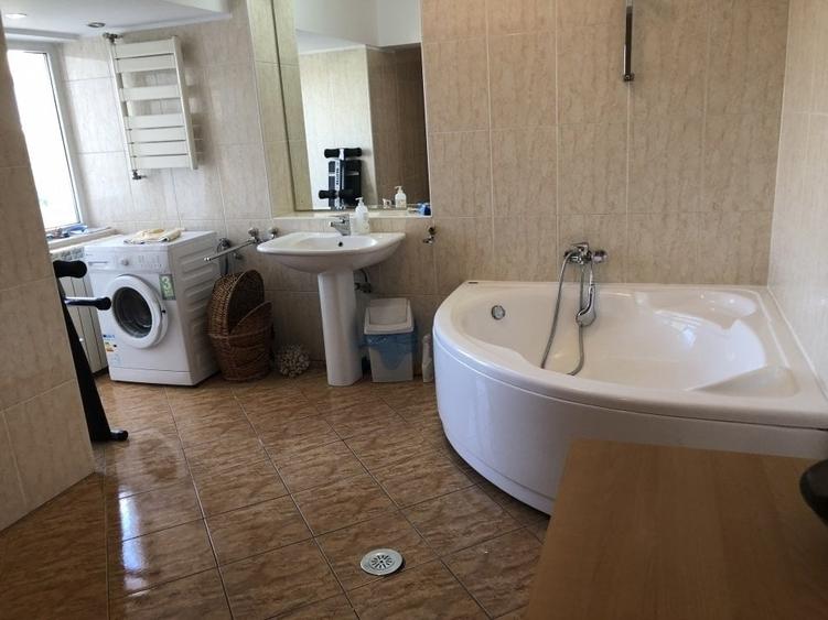 Apartament cu 3 camere decomandat, mobilat în Unirii