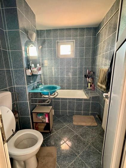 Apartament cu 4 camere decomandat în Prundu