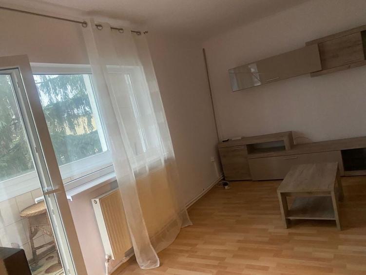 Apartament cu 2 camere semidecomandat în Gară