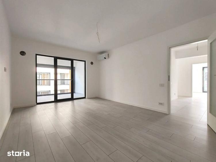 Apartament cu 3 camere decomandat în Romană