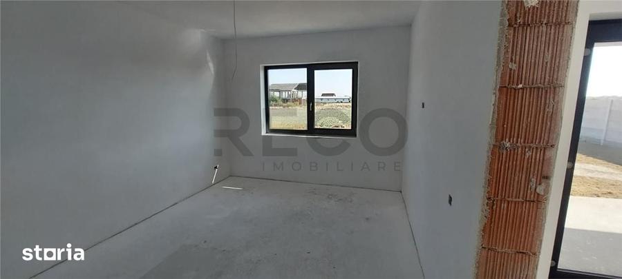 Casă cu 3 camere cu Teren 553 Mp în Sântandrei
