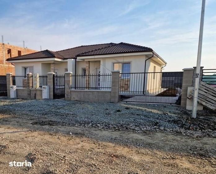 Casă cu 3 camere cu Teren 310 Mp în Șag