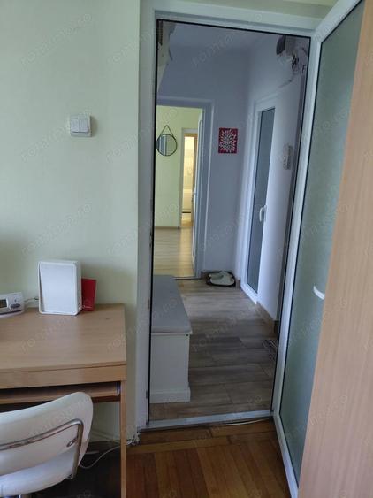 Apartament cu 3 camere semidecomandat în Țiglina 1
