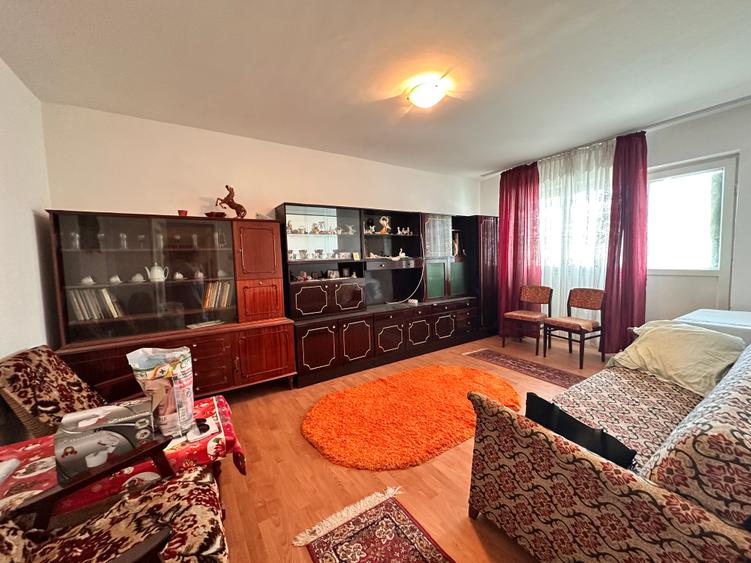 Apartament cu 2 camere decomandat în 9 Mai