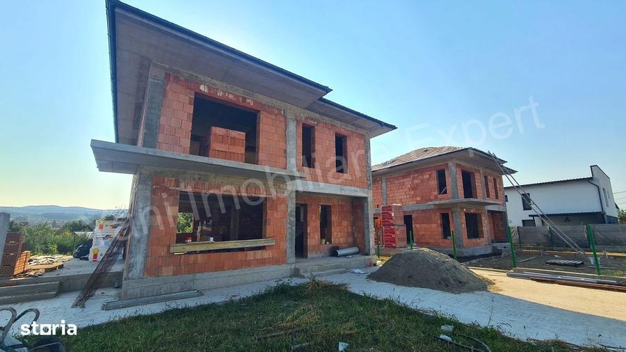 Casă cu 4 camere cu Teren 460 Mp în Curtea de Argeș