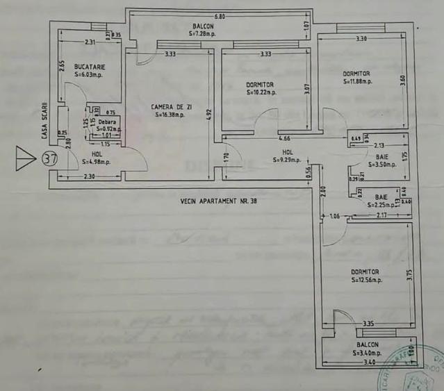 Apartament cu 4 camere decomandat, mobilat în City Park Mall