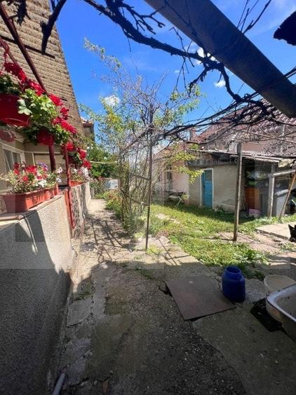 Casă individuală cu 5 camere cu Teren 850 Mp în Mărăști