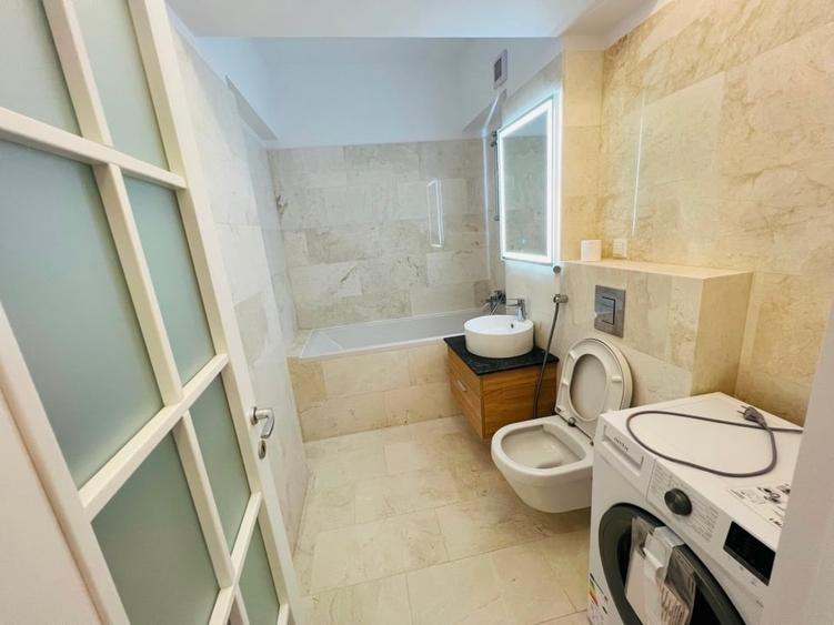 Apartament cu 2 camere semidecomandat, mobilat în Copou