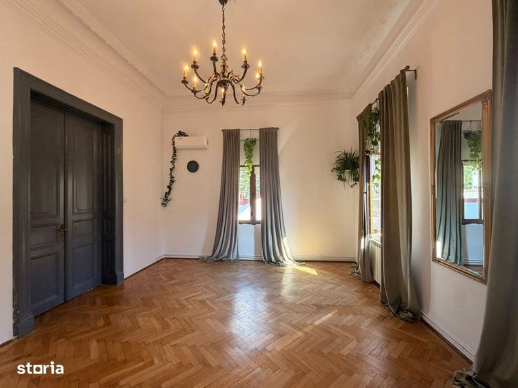 Apartament cu 4 camere semidecomandat în Armeneasca