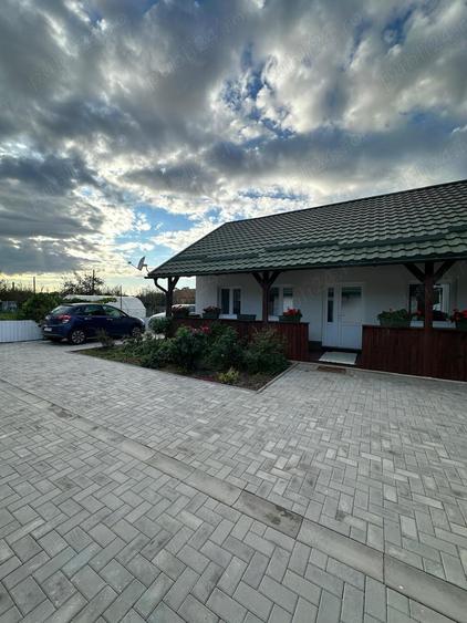 Casă cu 5 camere cu Teren 3885 Mp în Izgar