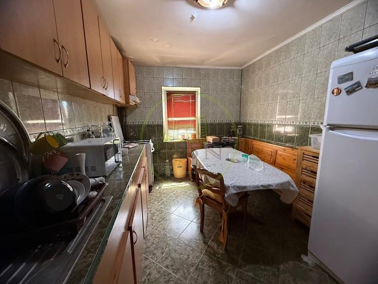 Apartament cu 4 camere decomandat, mobilat în Rovine