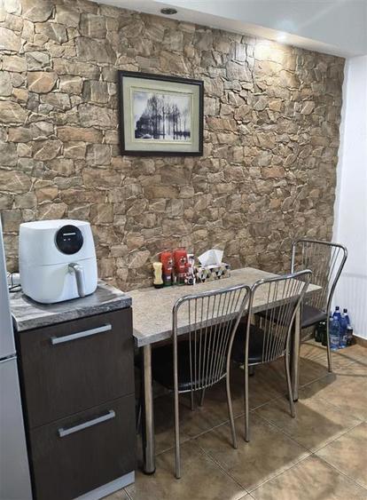 Apartament cu 4 camere decomandat, mobilat în Olteniței