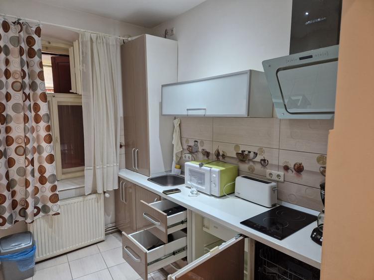 Apartament cu 2 camere semidecomandat în Ultracentral