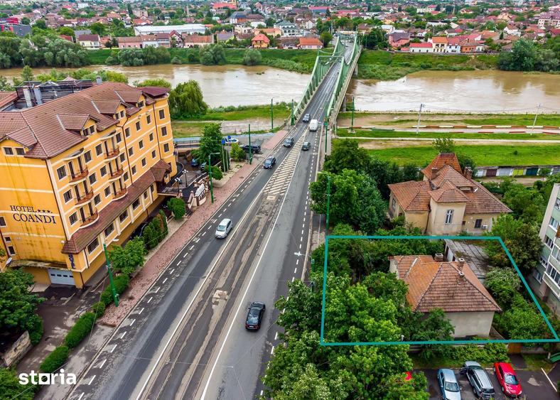 Casă cu 4 camere cu Canalizare în Romanilor