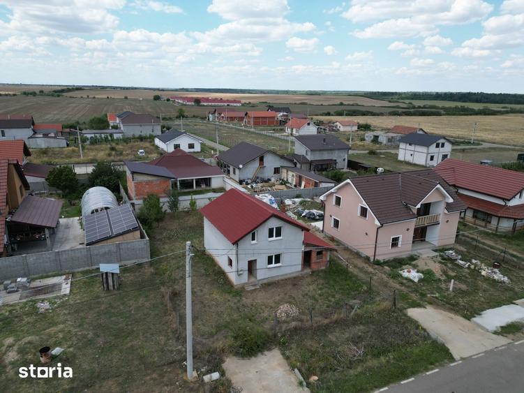 Casă cu 3 camere cu Teren 500 Mp în Frumușeni