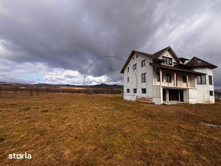 Casă cu 5 camere cu Teren 7000 Mp în Josenii Bârgăului