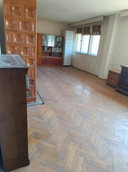 Casă individuală cu 5 camere cu Canalizare în Nord