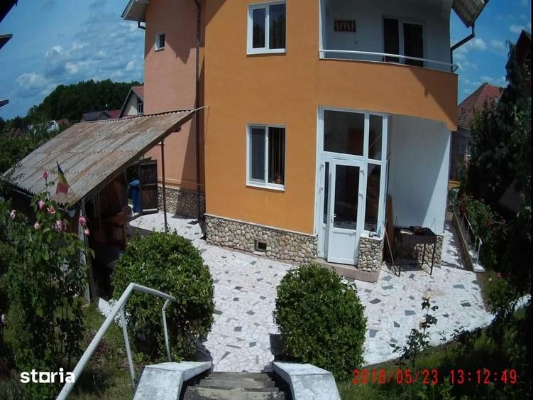 Casă cu 9 camere cu Teren 986 Mp în Găvana