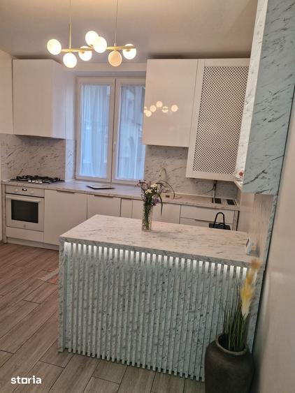 Apartament cu 2 camere decomandat în Central