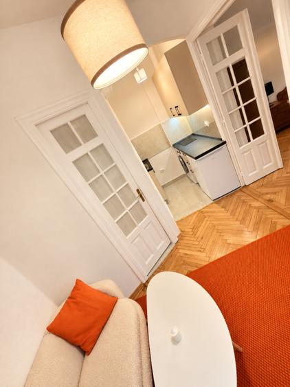 Apartament cu 2 camere semidecomandat în Aviatorilor