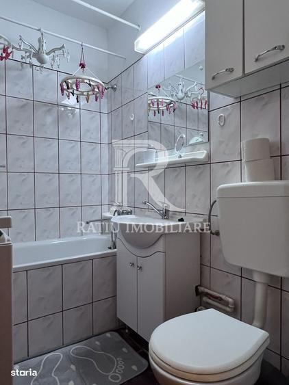 Apartament cu 3 camere semidecomandat în Orașul Nou