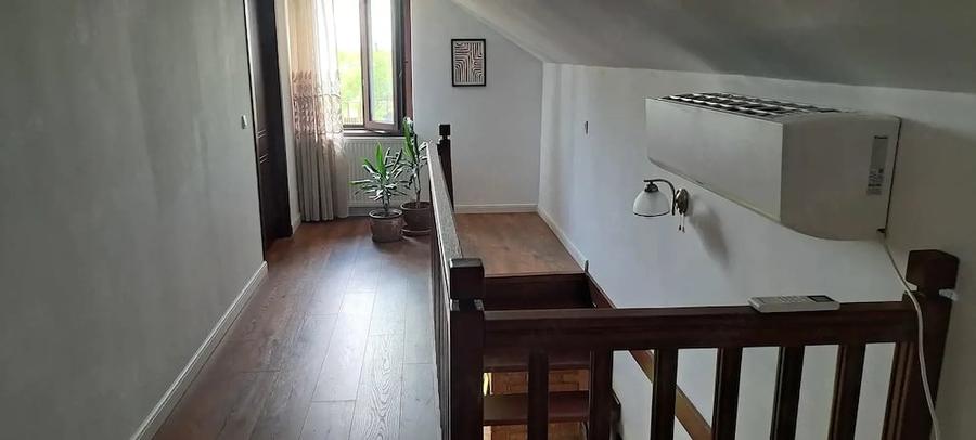 Casă cu Teren 1030 Mp în Ogrăzile