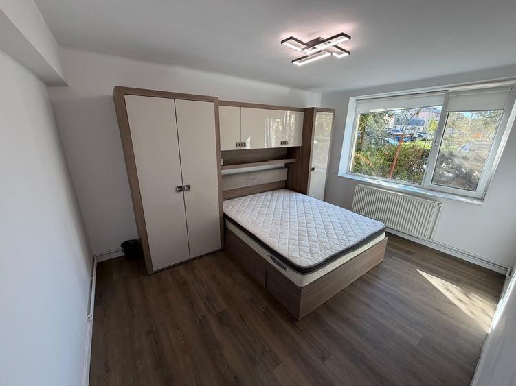 Apartament cu 2 camere decomandat, mobilat în Debarcader
