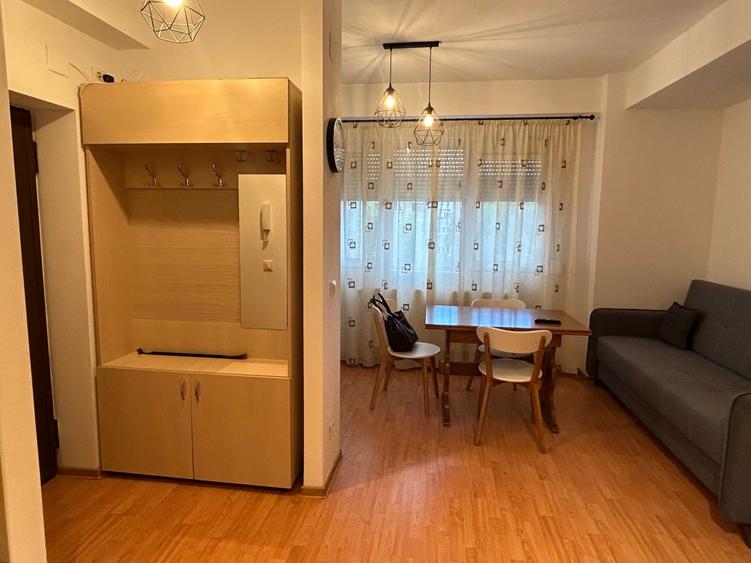Apartament cu 3 camere în Torontalului