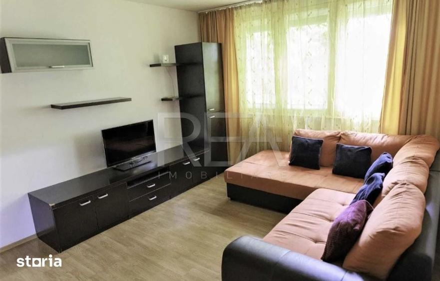 Apartament cu 3 camere semidecomandat în Drumul Taberei