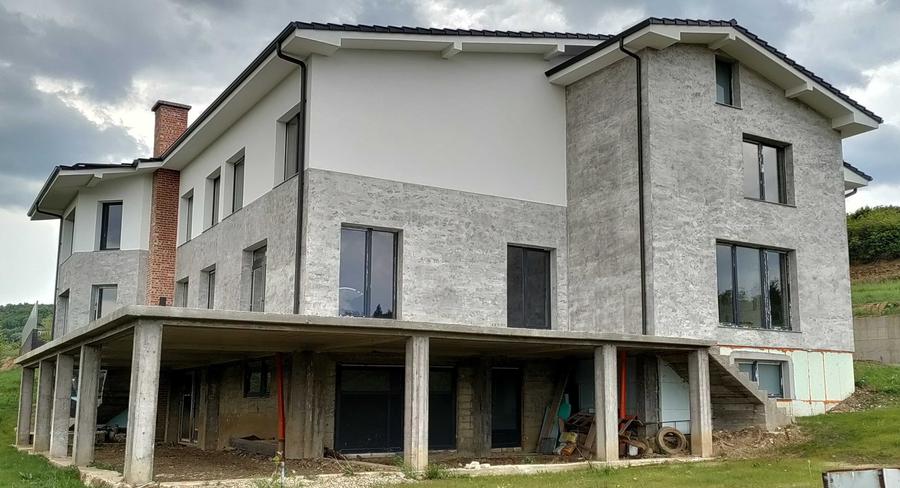 Teren de 1800 mp, în Central
