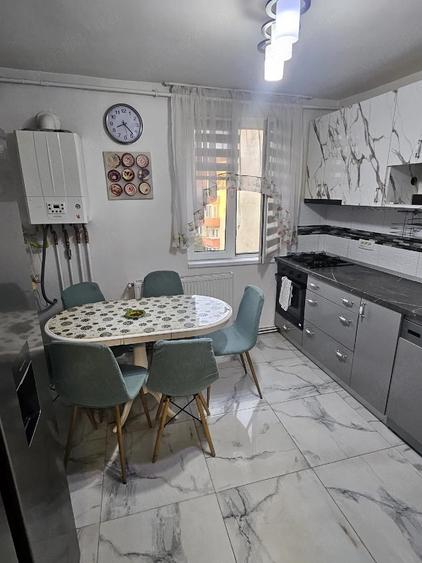 Apartament cu 3 camere semidecomandat în Șagului