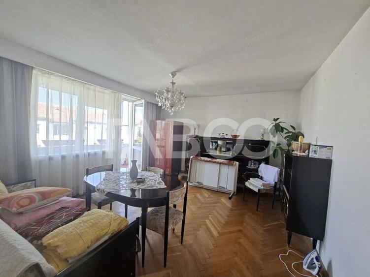 Apartament cu 3 camere decomandat în Mihai Viteazul