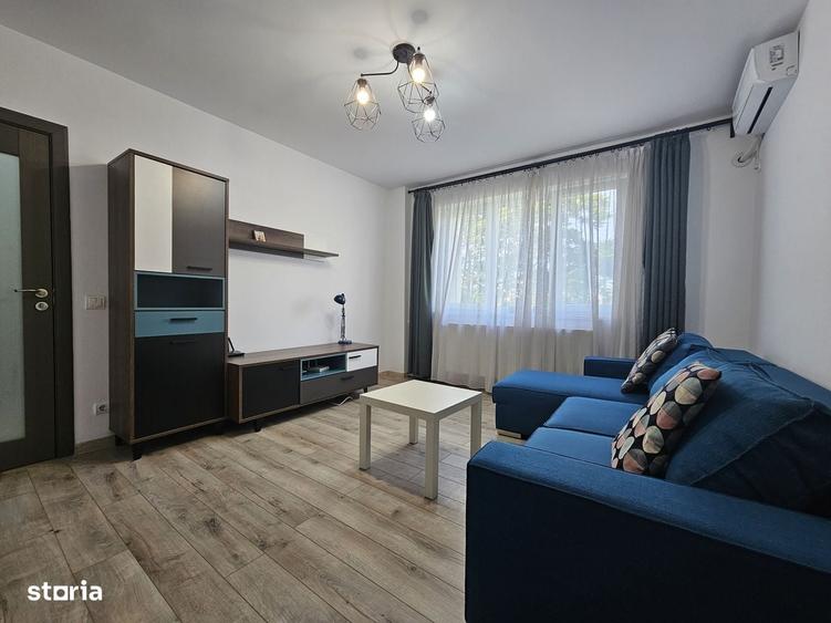 Apartament cu 3 camere semidecomandat în Gara de Nord