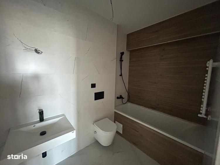 Apartament cu 3 camere decomandat în Exterior Vest