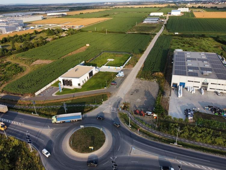 Teren Construcții intravilan de 4037 mp, în Giarmata