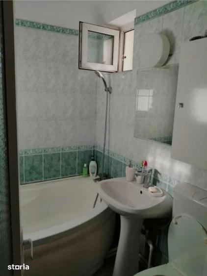 Apartament cu 3 camere decomandat în Far