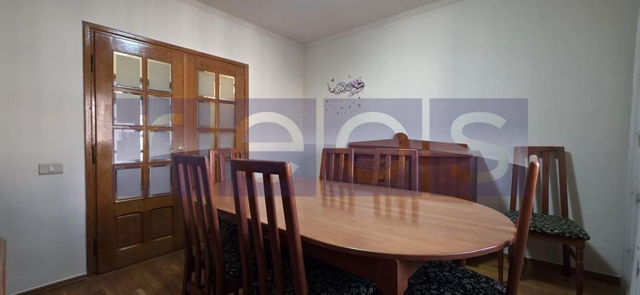 Apartament cu 4 camere decomandat, mobilat în Nerva Traian