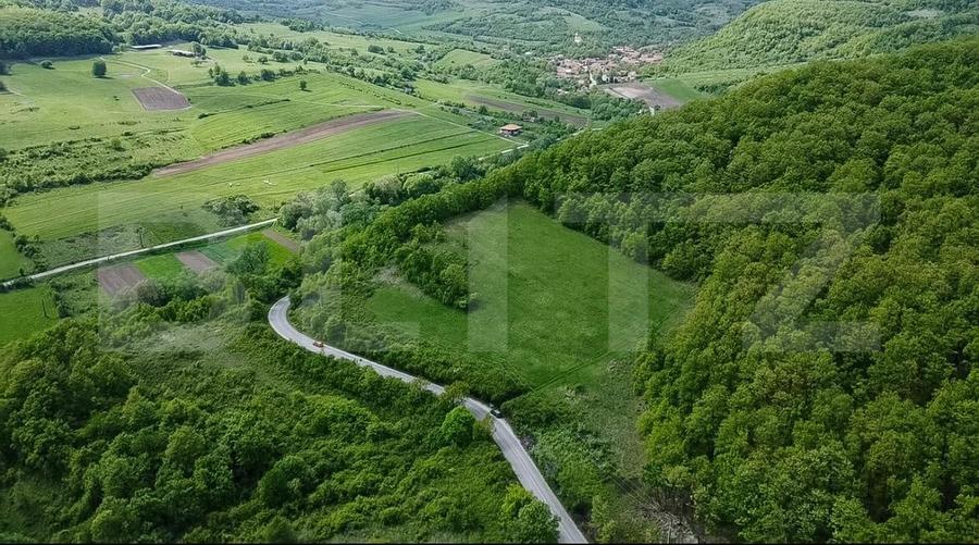 Teren Construcții extravilan de 13860 mp, în Est