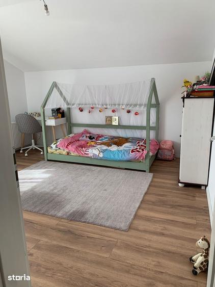 Casă cu 5 camere cu Teren 556 Mp în Exterior Vest
