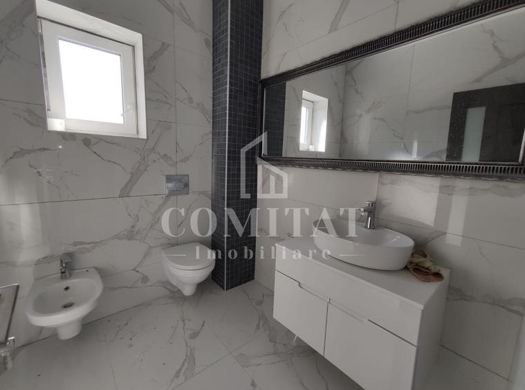 Casă individuală cu 5 camere cu Canalizare în Dezmir