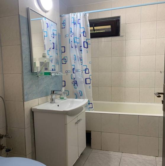 Apartament cu 3 camere semidecomandat în Gheorgheni