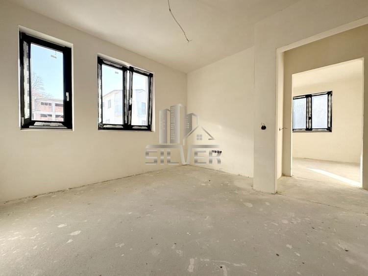 Duplex cu 4 camere cu Canalizare în Florești