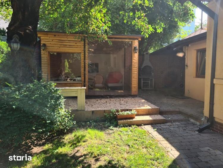 Casă cu 5 camere cu Teren 350 Mp în Central