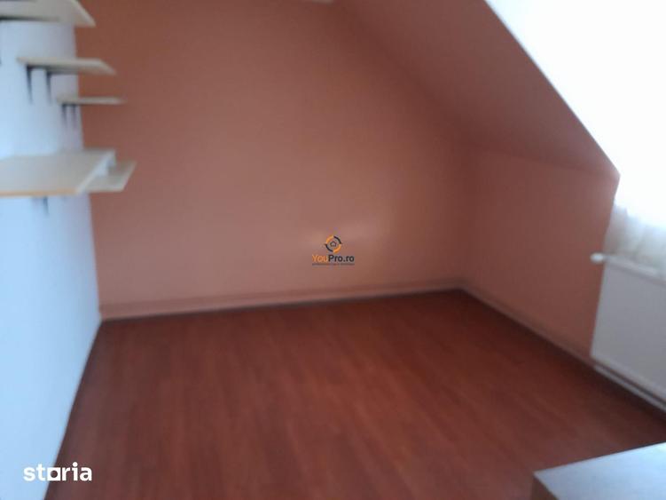 Casă cu 6 camere cu Teren 500 Mp în Ronaț